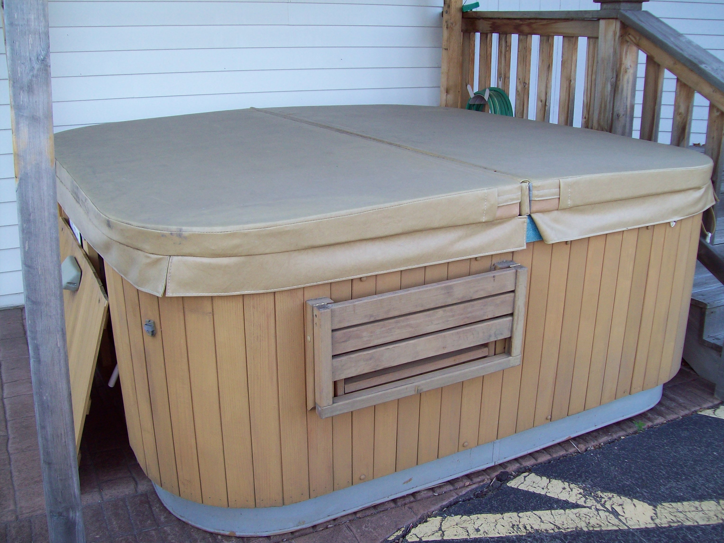 Hottubs/100_2440.jpg