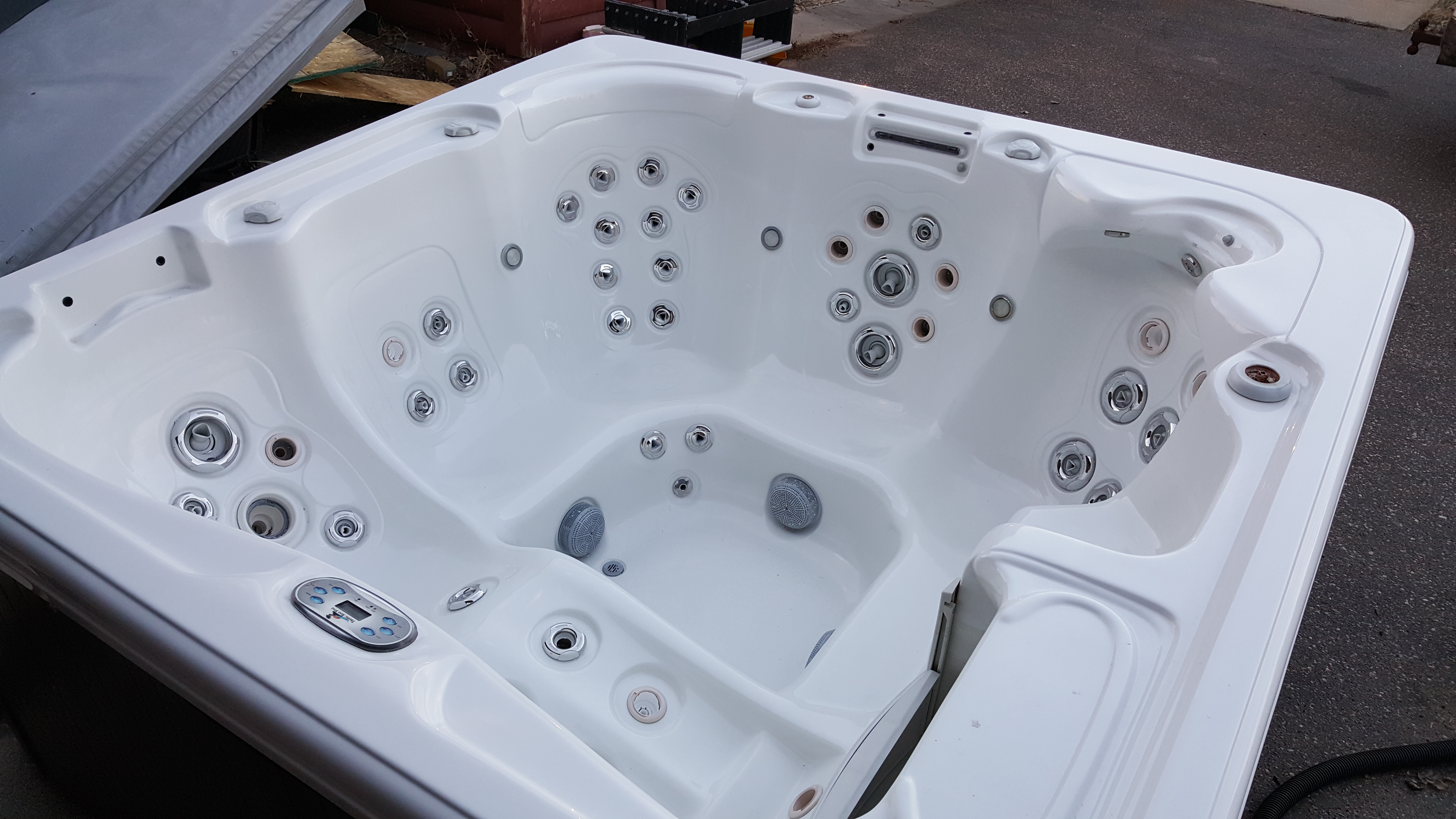 Hottubs/20170307_175000.jpg
